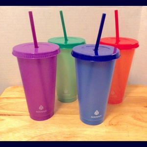NEW! 4 Color Changing Cold Cups W/ Lids & Straws